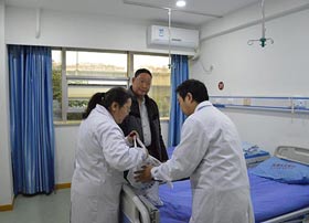 成都风湿医院-手机站痛风患者李德伦1.jpg