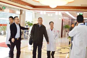 成都风湿医院领导视察1.jpg